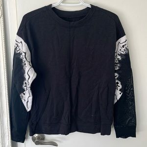 Alo yoga crew sweat shirt